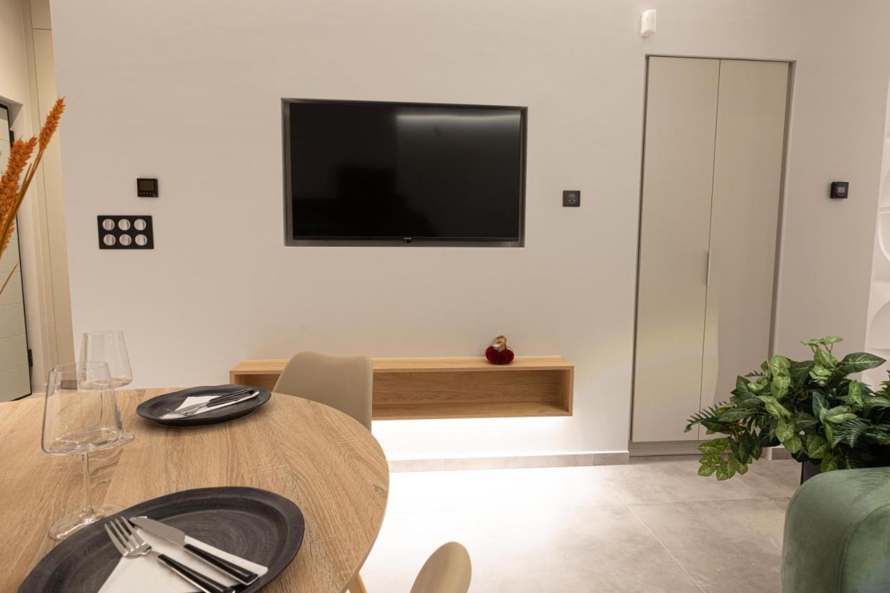 Billmar Luxury Apartment In The Center Of Gytheio Exterior foto